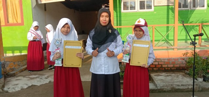 Kemenag Tanjab Barat Apresiasi Prestasi Gemilang Dua Siswa MI NEGERI 1 Tanjab Bar di Ajang Olimpiade Madrasah Indonesia Kemenag Tanjab Barat Apresiasi Prestasi Gemilang Dua Siswa MI NEGERI 1 Tanjab Bar di Ajang Olimpiade Madrasah Indonesia
