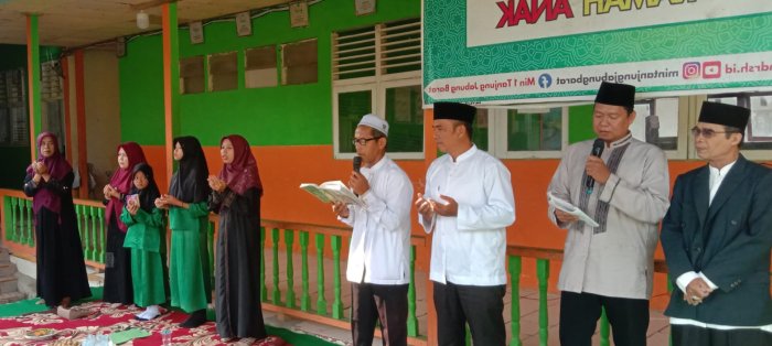 Pembacaan Habsyi Awali Peringatan Isra Mi'raj Nabi Muhammad SAW di MI Negeri 1 Tanjung Jabung Barat Pembacaan Habsyi Awali Peringatan Isra Mi'raj Nabi Muhammad SAW di MI Negeri 1 Tanjung Jabung Barat