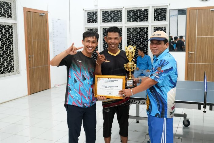 Guru dan Pegawai MIN 1 Tanjung Jabung Barat Raih Juara 2 Lomba Tenis Meja Antar Satker Guru dan Pegawai MIN 1 Tanjung Jabung Barat Raih Juara 2 Lomba Tenis Meja Antar Satker