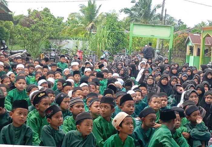 MIN 1 Tanjung Jabung Barat Gelar Roadshow Cinta Rasul dan Peduli Palestina MIN 1 Tanjung Jabung Barat Gelar Roadshow Cinta Rasul dan Peduli Palestina