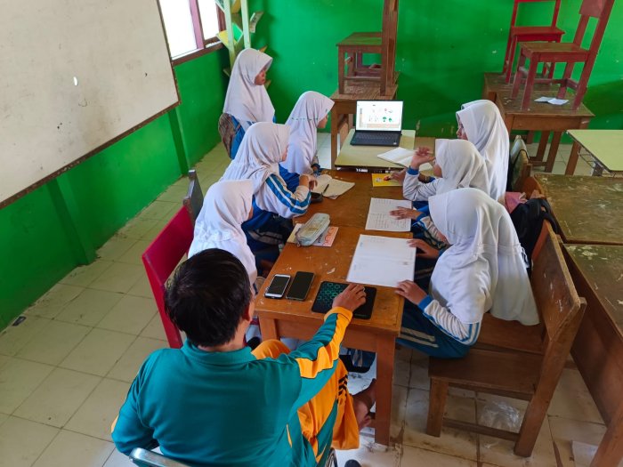 Mengasah Prestasi, Menguatkan Bahasa: Bimbingan Olimpiade Bahasa Arab MIN 1 Tanjung Jabung Barat Semakin Bersemangat
