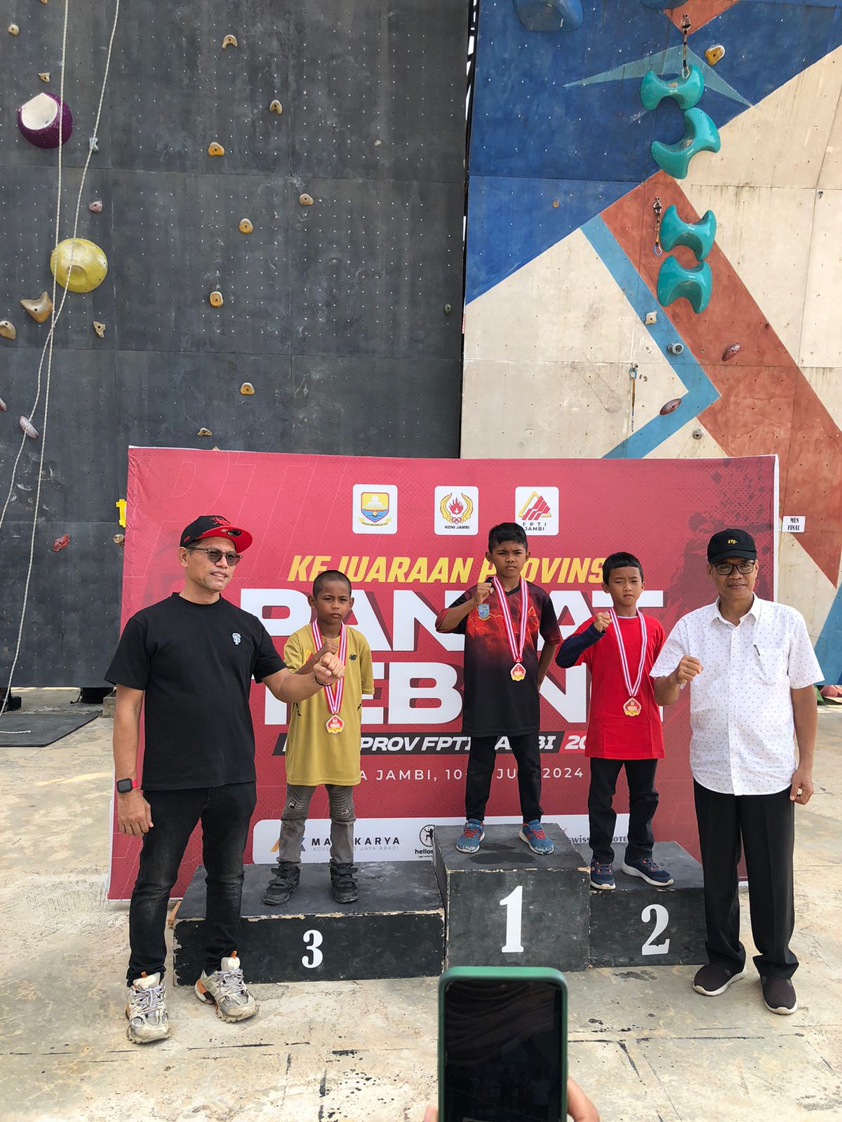 Belum Rezeki pada 02SN Tingkat Provinsi, Rafa torekan Prestasi pada ajang Kejuaraan Provinsi Panjat Tebing. Belum Rezeki pada 02SN Tingkat Provinsi, Rafa torekan Prestasi pada ajang Kejuaraan Provinsi Panjat Tebing.